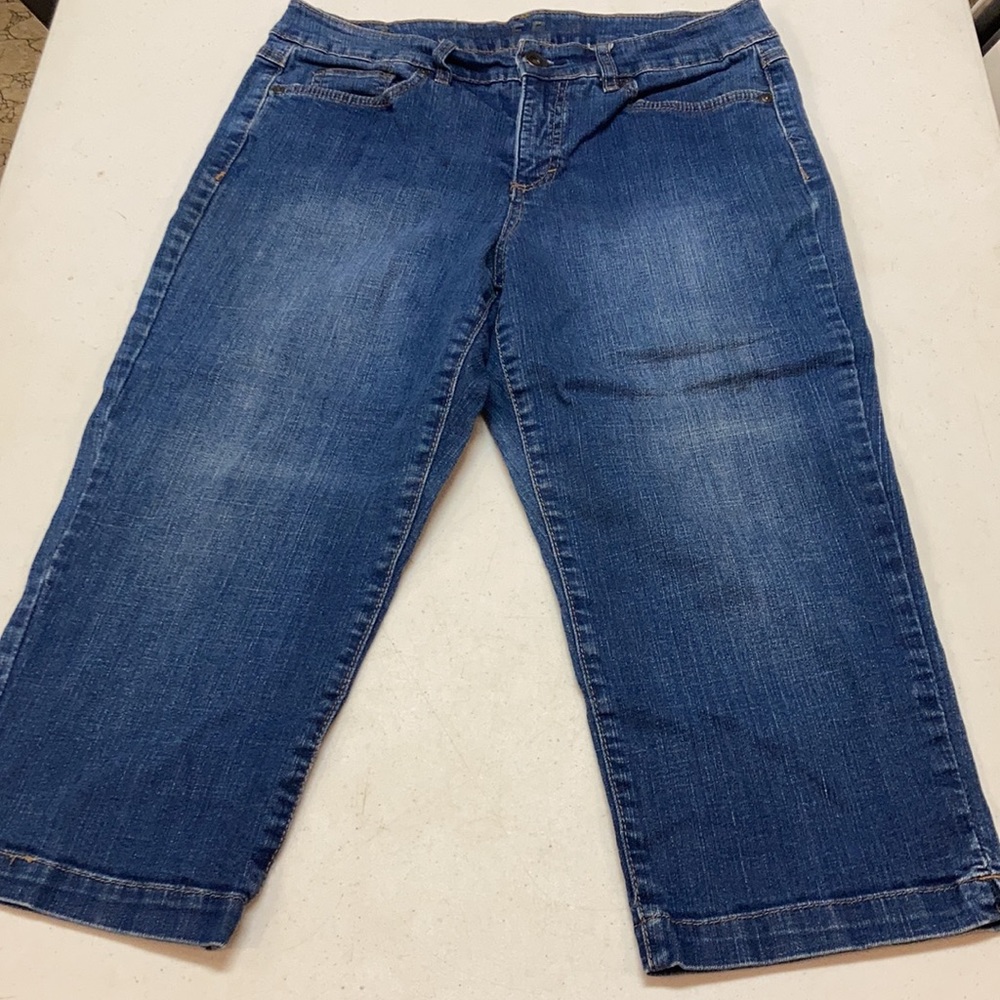 Code Bleu Denim Capris - Picture 3 of 8